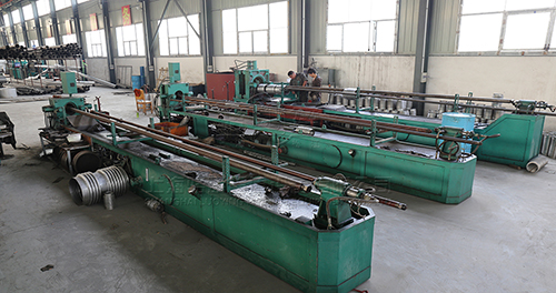 波紋<a href=http://m.tayouhui.com target=_blank class=infotextkey>補(bǔ)償器</a>生產(chǎn)現(xiàn)場